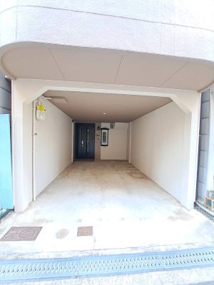 ハイルーフ車駐車可